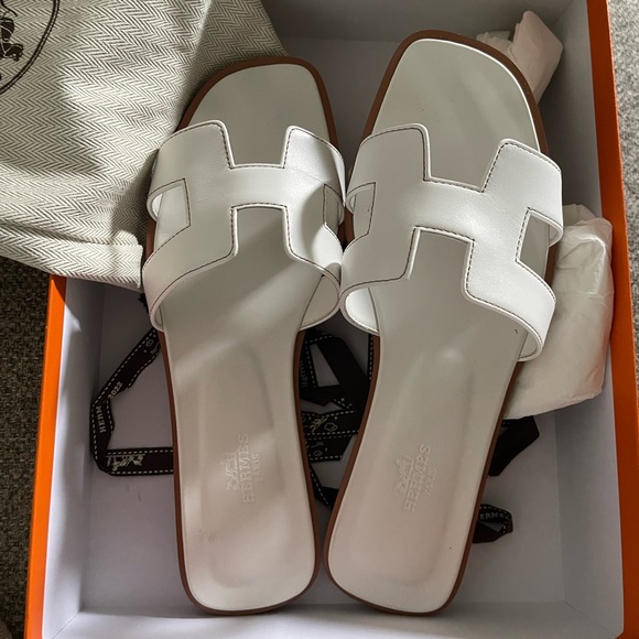 Hermes Oran - Picture 1 of 5